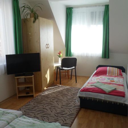 Makai Apartman Hotel Hajduszoboszlo Bagian luar foto