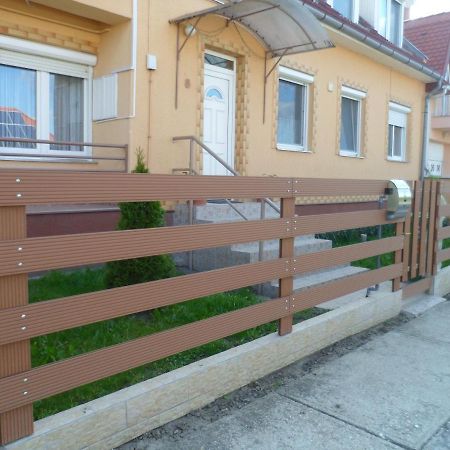 Makai Apartman Hotel Hajduszoboszlo Bagian luar foto